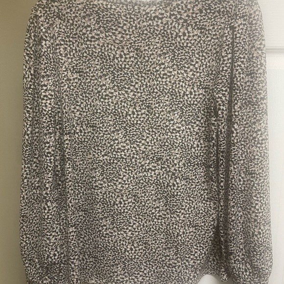 RW&Co long puff sleeve shirt - Picture 2 of 2